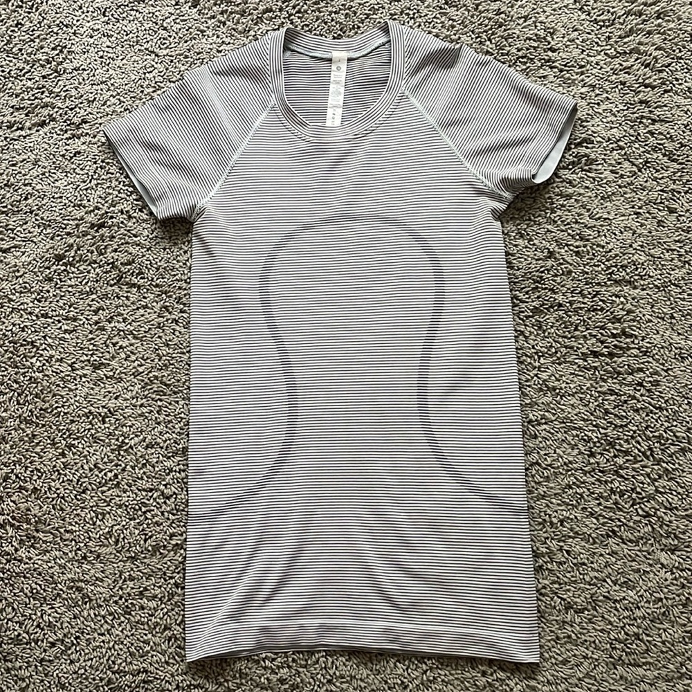 Lululemon swiftly tech short sleeve 2.0 (Discontinued)